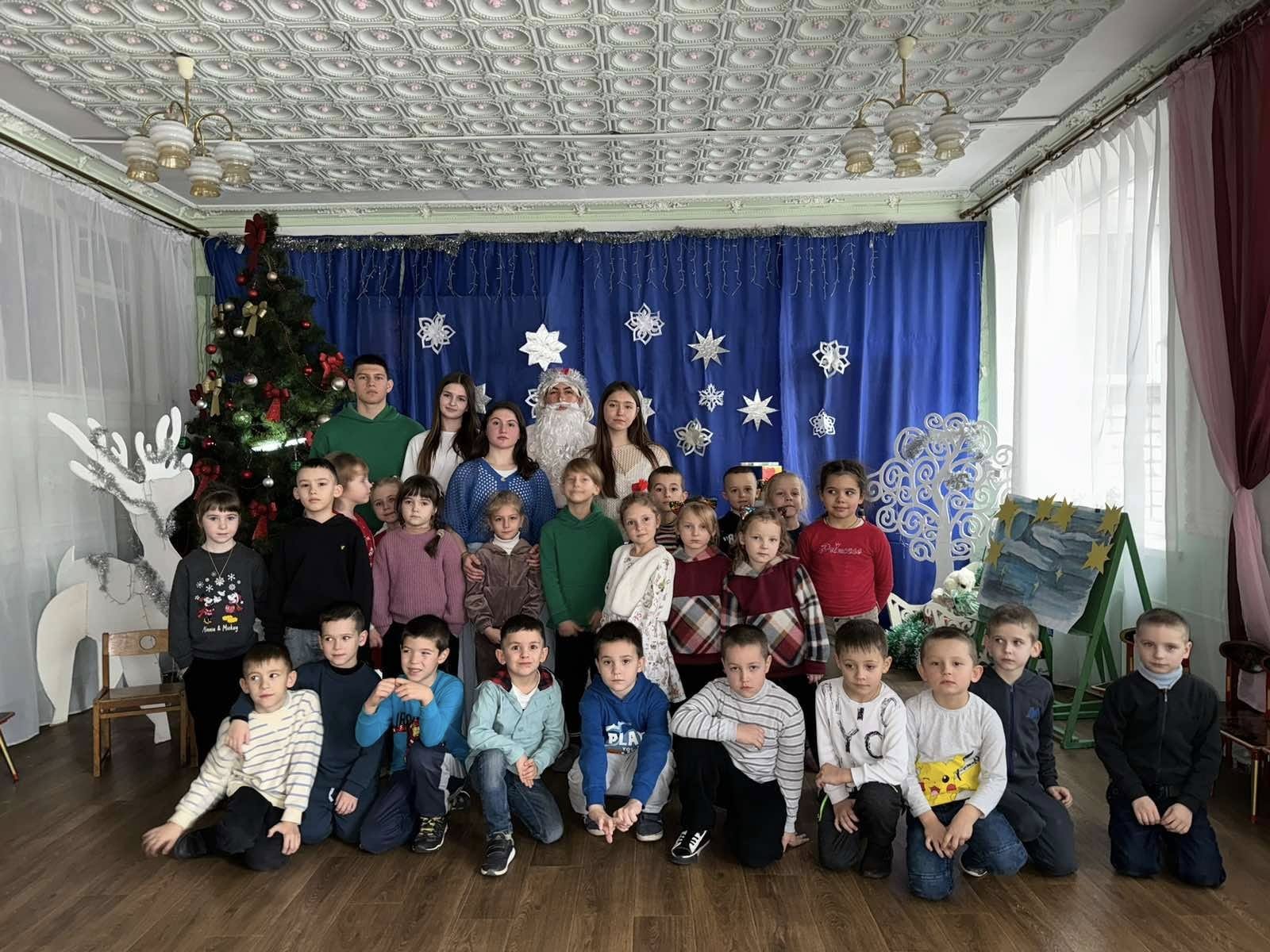 Привітали учнів ПШ №1 і ПШ №2 зі святом Миколая